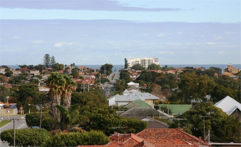 Click to view all images 9/166 Brighton Rd Scarborough WA 6019 - Image 2