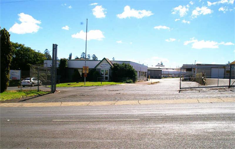 Click to view all images 529 Alderley Street Toowoomba City QLD 4350 - Image 2