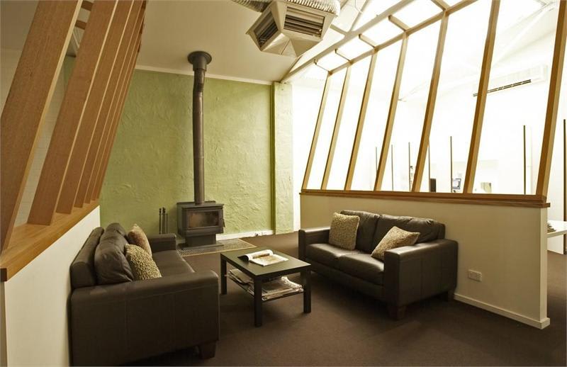 Click to view all images 96 Cubitt Street Richmond VIC 3121 - Image 3