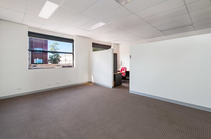 Click to view all images 31 Reserve Street Preston VIC 3072 - Image 2