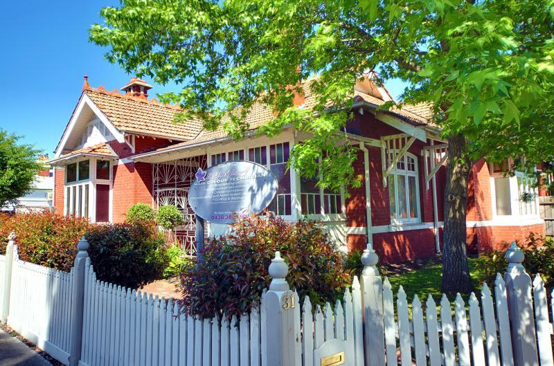 Click to view all images 31 Taylor Street Moonee Ponds VIC 3039 - Image 1