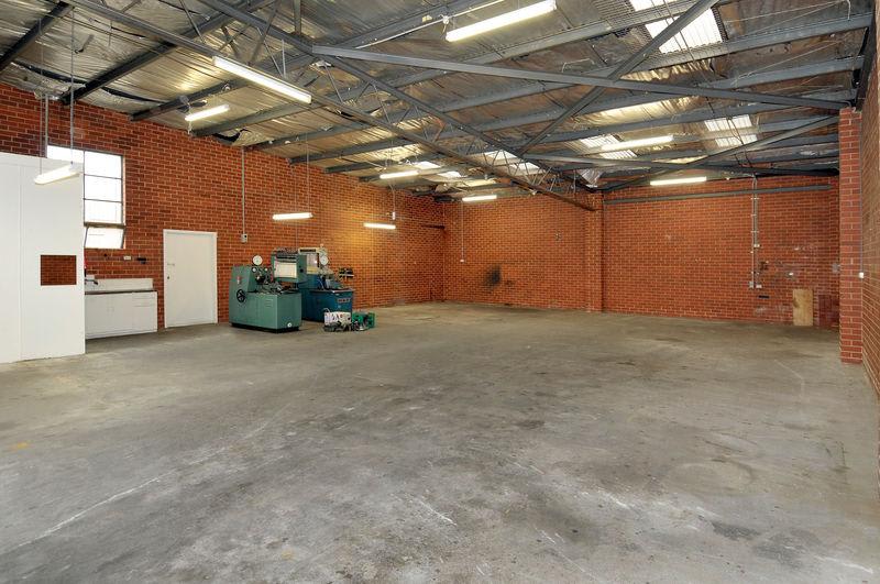 Click to view all images 6 Orthla Avenue Heidelberg West VIC 3081 - Image 2