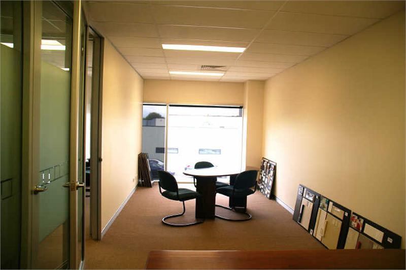 Click to view all images Upstairs Suite/202 Hume Street Toowoomba City QLD 4350 - Image 3