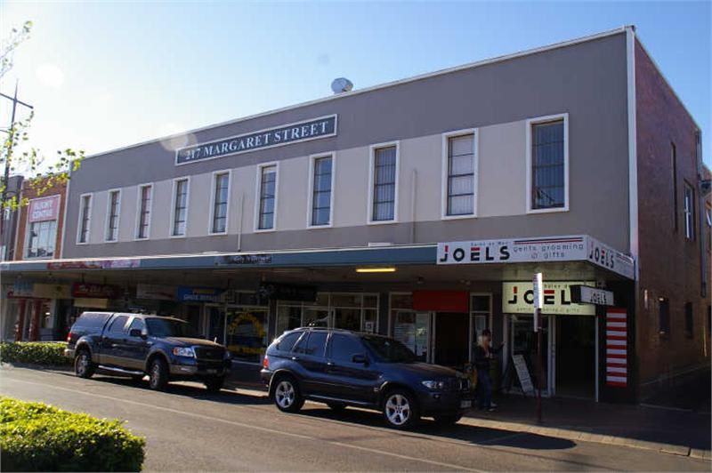 Click to view all images 2/217 Margaret Street Toowoomba City QLD 4350 - Image 1