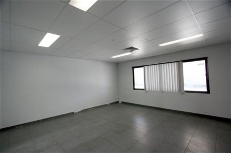 Click to view all images 20 Tarlington Place Smithfield NSW 2164 - Image 3