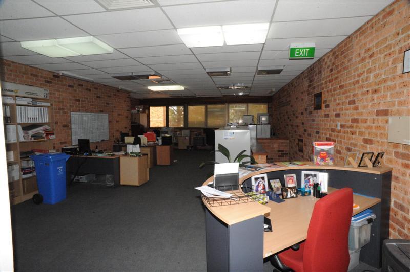 Click to view all images 3/190 Canterbury Road Canterbury NSW 2193 - Image 3