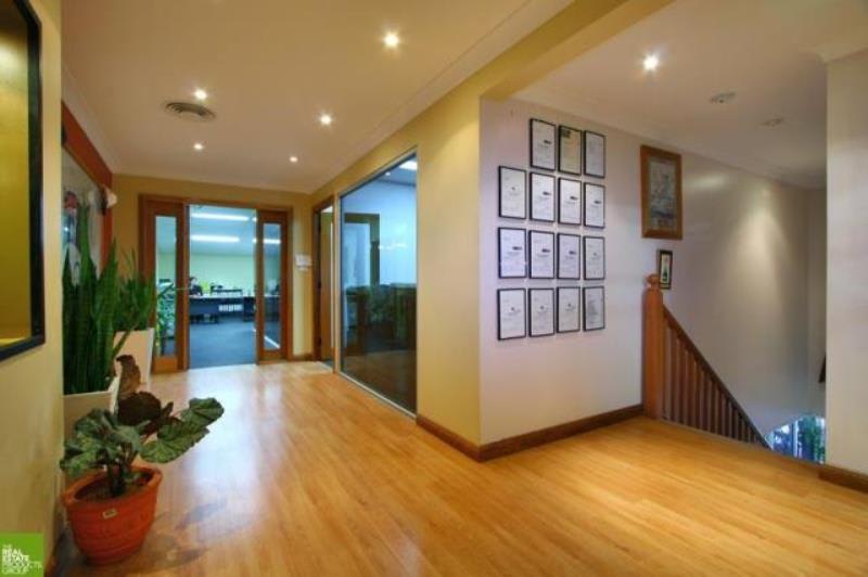 Click to view all images 2/91-95 Montague St North Wollongong NSW 2500 - Image 2