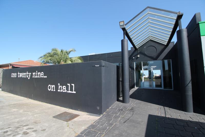 Click to view all images 129 Hall Road Carrum Downs VIC 3201 - Image 3