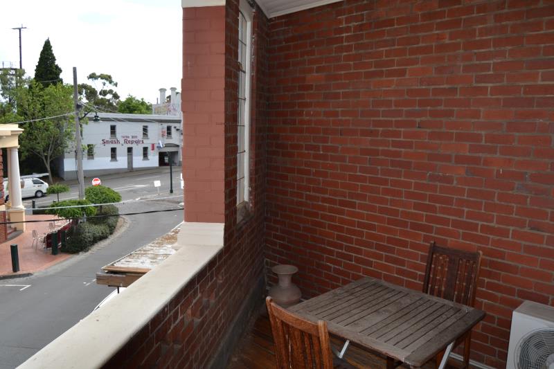 Click to view all images 112A Maling Road Canterbury VIC 3126 - Image 2