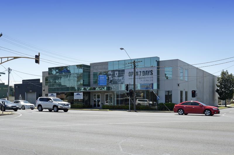 Click to view all images 204 Bell Street Preston VIC 3072 - Image 3