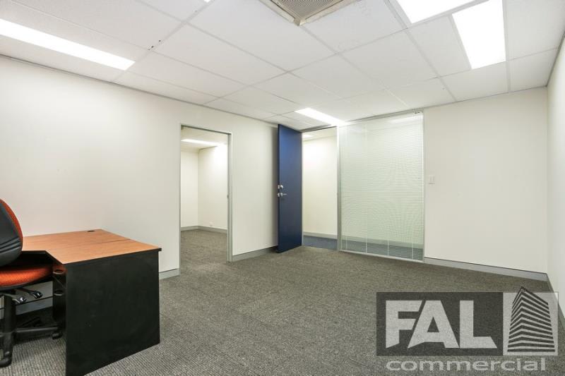 Click to view all images Suite 4/92 Lincoln Street Oxley QLD 4075 - Image 2