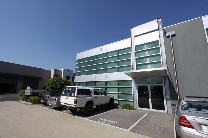 Click to view all images 9-3 Westside Avenue Port Melbourne VIC 3207 - Image 1