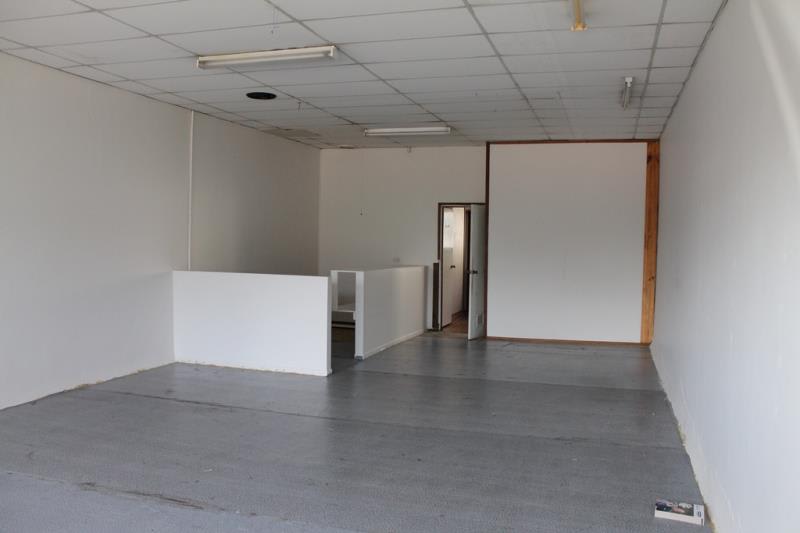 Click to view all images 18 Spring Square Hallam VIC 3803 - Image 2