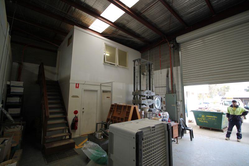 Click to view all images 12 Enterprise Avenue Berwick VIC 3806 - Image 3