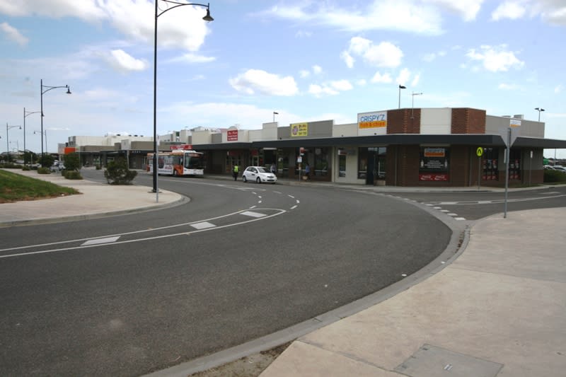 Click to view all images 18 Golden Green Street Pakenham VIC 3810 - Image 3