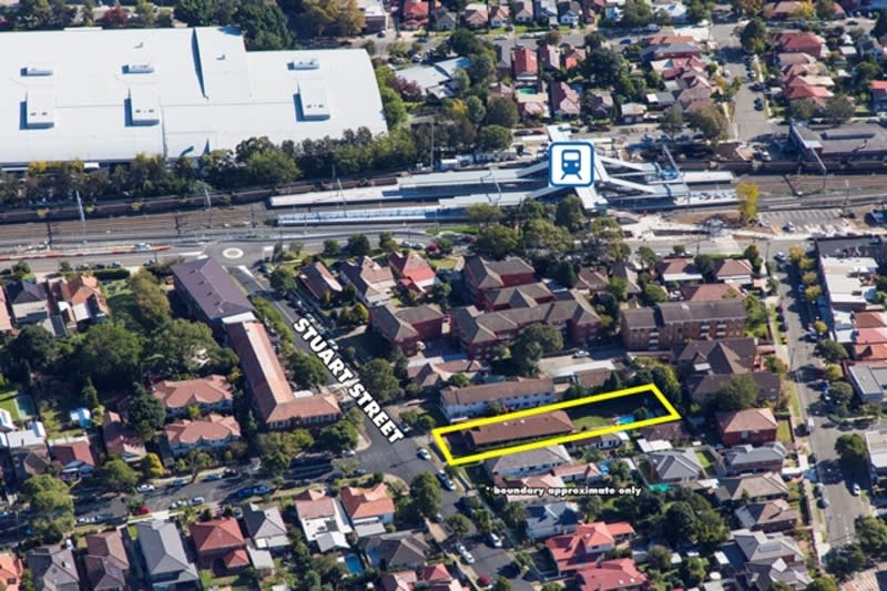 Click to view all images 13 Stuart Street Concord West NSW 2138 - Image 2