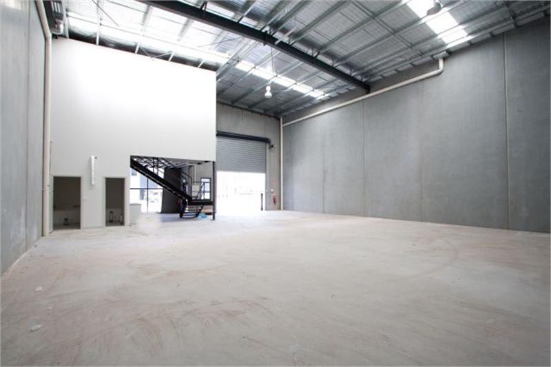 Click to view all images 8/7-8 Len Thomas Place Narre Warren VIC 3805 - Image 2