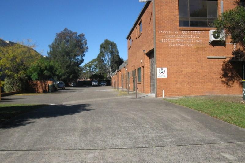 Click to view all images 5/2 Liverpool Street Ingleburn NSW 2565 - Image 3