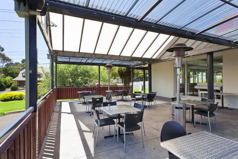 Click to view all images 324 Wantirna Road Wantirna VIC 3152 - Image 2