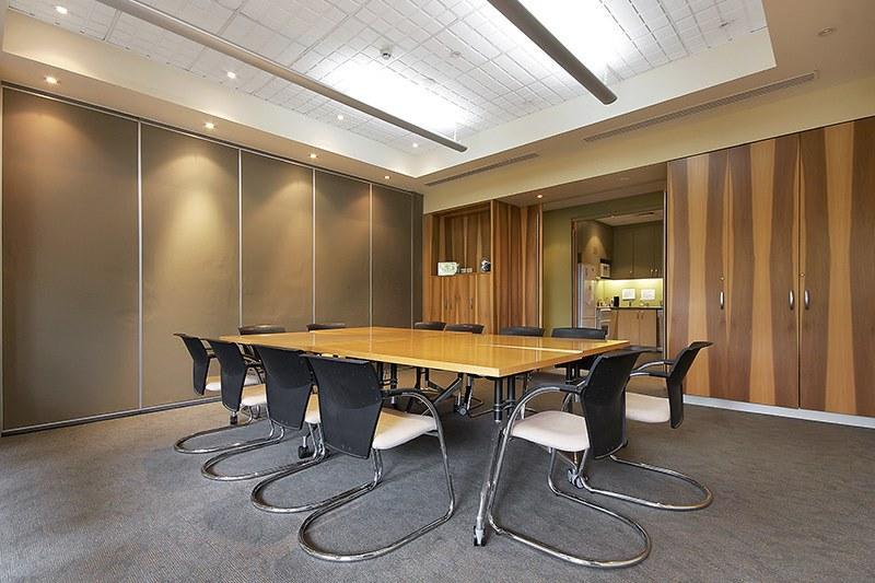 Click to view all images 122 Lang Road Moore Park NSW 2021 - Image 2