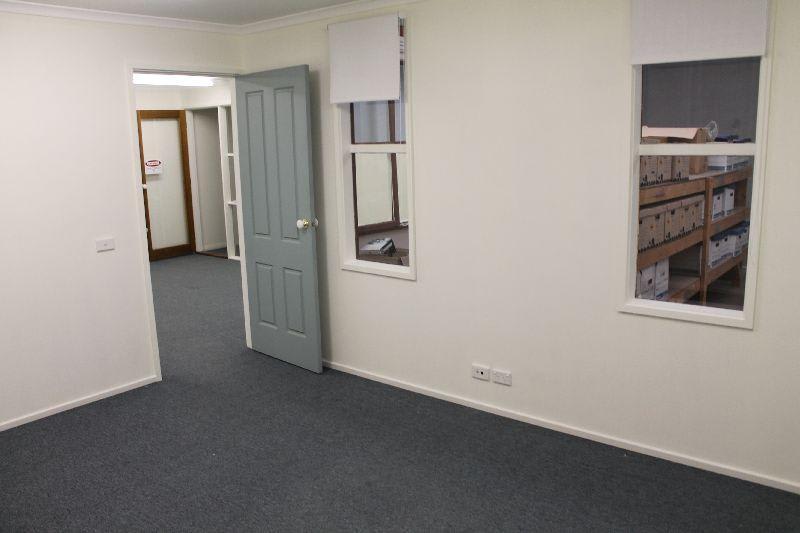 Click to view all images B/5 Carl Court Hallam VIC 3803 - Image 2