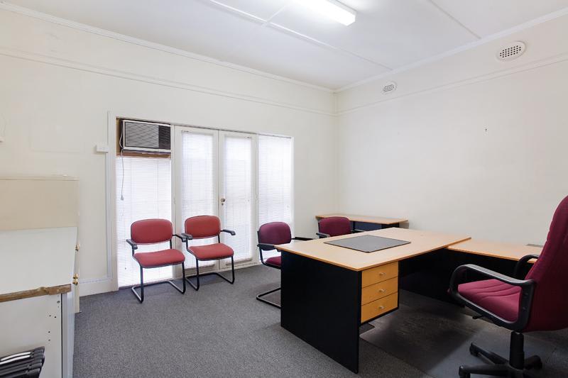 Click to view all images 92 Auburn Road Hawthorn VIC 3122 - Image 2