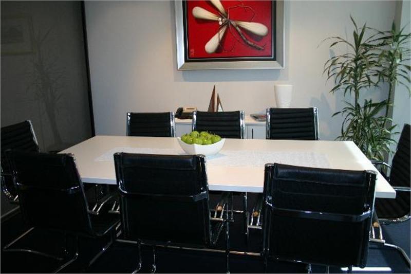 Click to view all images 2 Craine Street South Melbourne VIC 3205 - Image 2