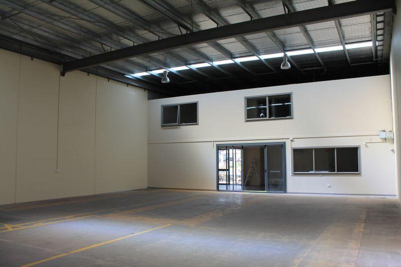 Click to view all images 3/21-23 Enterprise Avenue Berwick VIC 3806 - Image 2