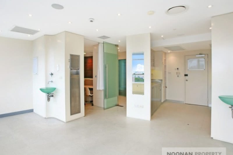 Click to view all images 229 Macquarie Street Sydney NSW 2000 - Image 2