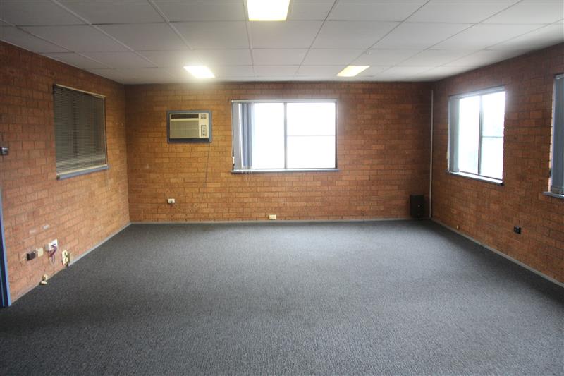 Click to view all images 1/5 Endeavour Road Caringbah NSW 2229 - Image 3
