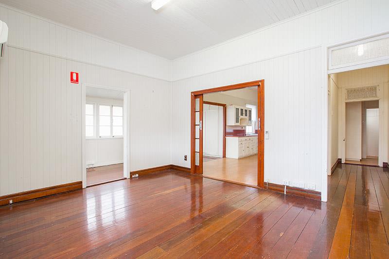 Click to view all images Redcliffe QLD 4020 - Image 2