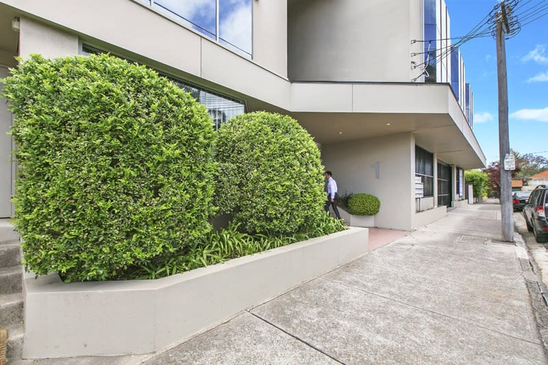 Click to view all images 1 Gurrigal Street Mosman NSW 2088 - Image 3