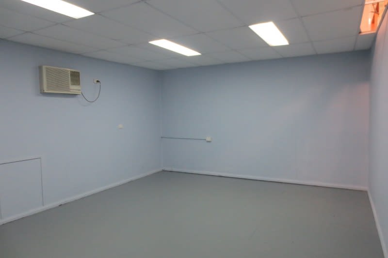 Click to view all images 26E/1-3 Endeavour Road Caringbah NSW 2229 - Image 3