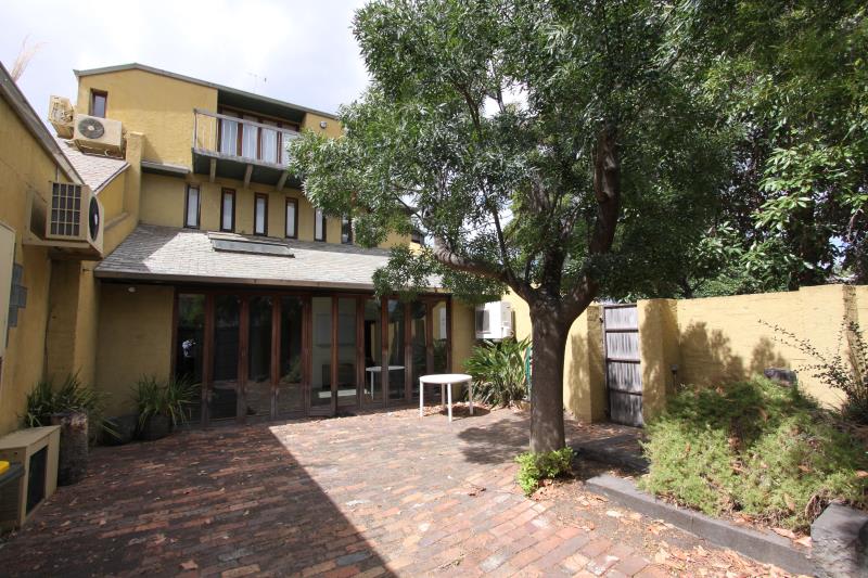 Click to view all images 15A Merton Street Albert Park VIC 3206 - Image 3