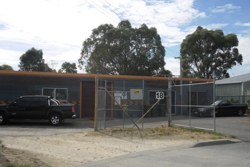 Click to view all images 18 Rafferty Road Mandurah WA 6210 - Image 2