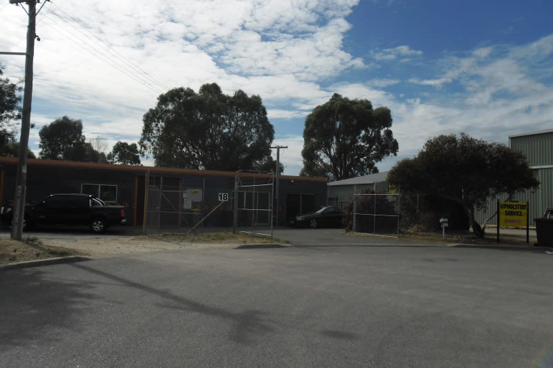 Click to view all images 18 Rafferty Road Mandurah WA 6210 - Image 3