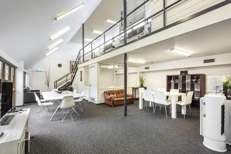 Click to view all images 5/614 Hawthorn Road Brighton East VIC 3187 - Image 3