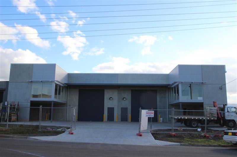 Click to view all images 2/8 Shaban St Albion Park Rail NSW 2527 - Image 2