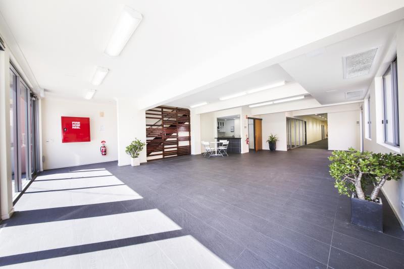 Click to view all images Newstead QLD 4006 - Image 2
