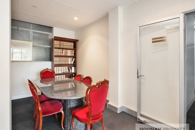 Click to view all images 101/229 Macquarie Street Sydney NSW 2000 - Image 3