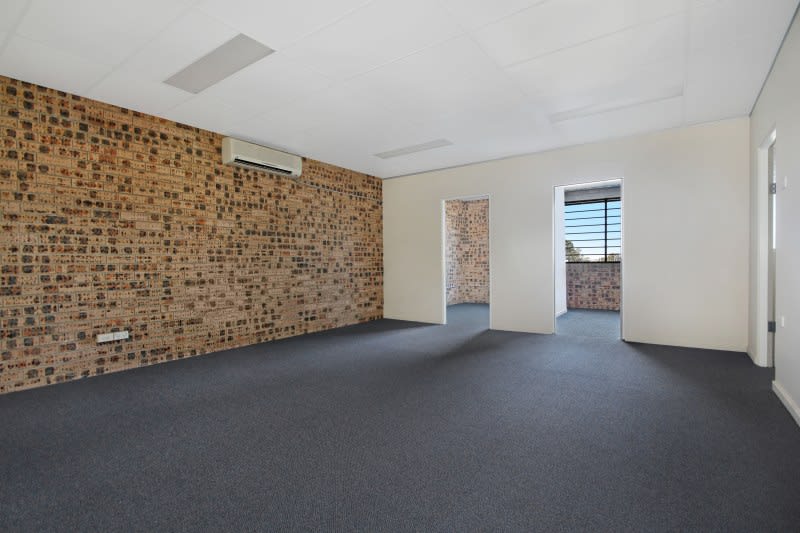 Click to view all images 4/256 Cowper Street Warrawong NSW 2502 - Image 2