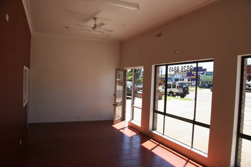 Click to view all images 2/155 Taren Point Road Taren Point NSW 2229 - Image 2