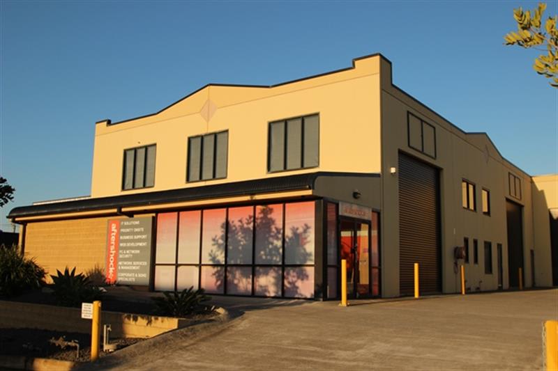 Click to view all images 1/5-7 Shaban St Albion Park Rail NSW 2527 - Image 2