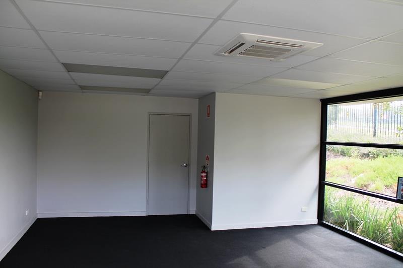 Click to view all images 24/25 Conquest Way Hallam VIC 3803 - Image 3