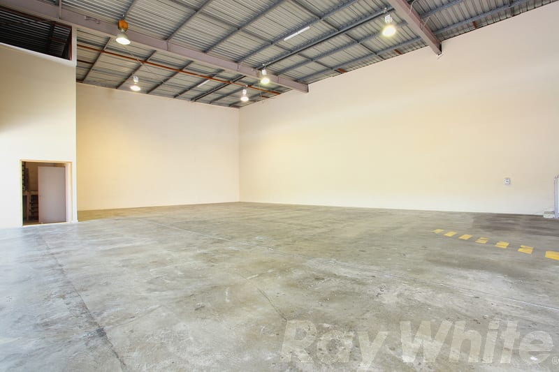 Click to view all images 2/739 Nudgee Road Northgate QLD 4013 - Image 3