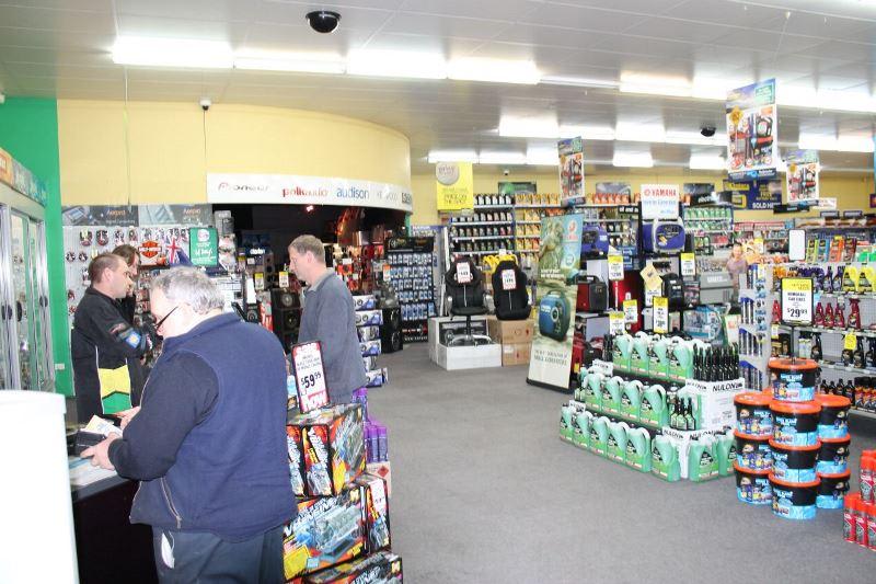Click to view all images 88-90 Princes Highway Pakenham VIC 3810 - Image 3