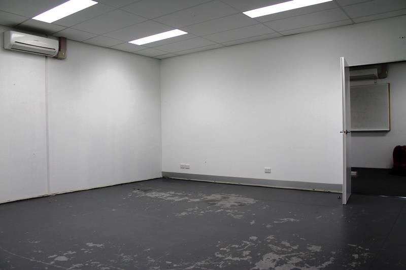 Click to view all images 10/25 Conquest Way Hallam VIC 3803 - Image 2