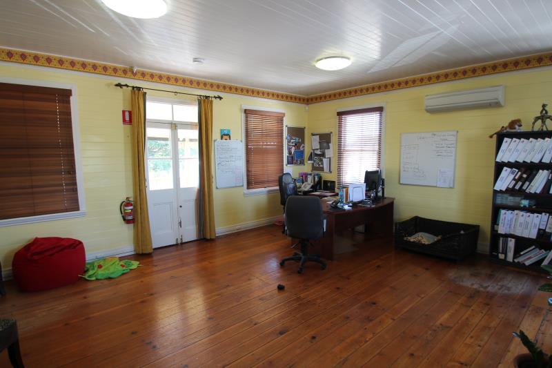 Click to view all images 28 Latrobe Terrace Paddington QLD 4064 - Image 3