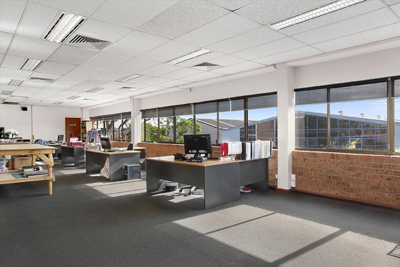 Click to view all images 116 Queen Street Alexandria NSW 2015 - Image 3