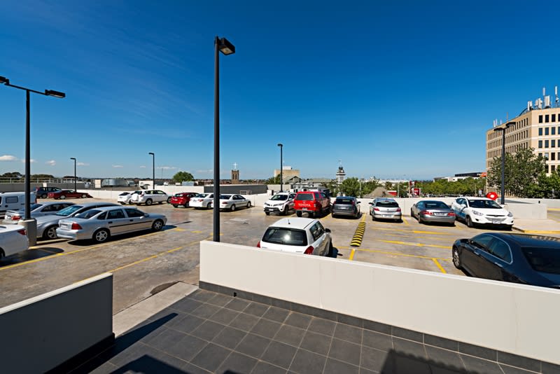 Click to view all images 2a.2/12 Hall Street Moonee Ponds VIC 3039 - Image 3